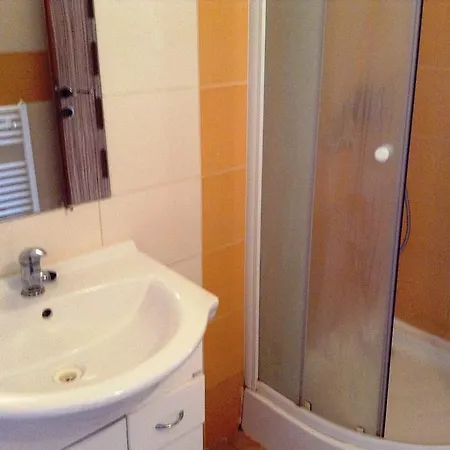 Anka Sucanska Gasthuis 3*